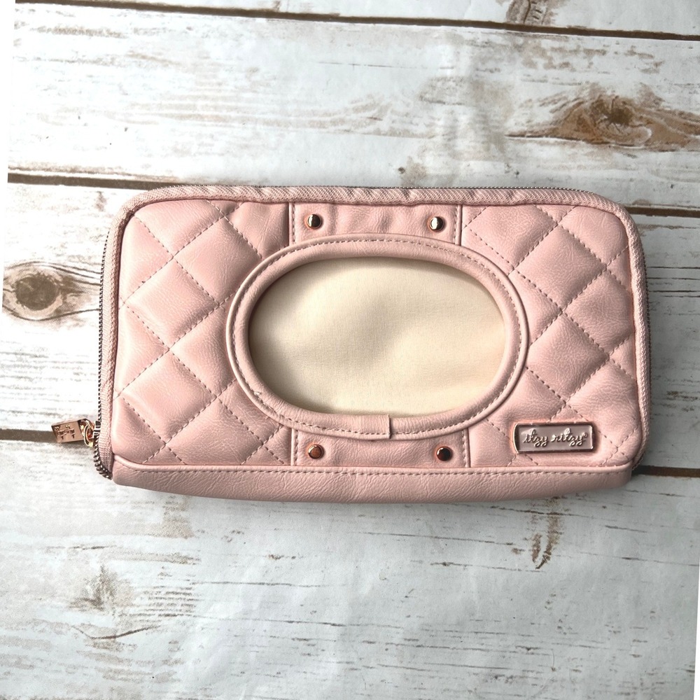 NWOT Itzy Ritzy Wipe Case Blush Pink Quilted Vegan Leather Rose Gold Boss OS